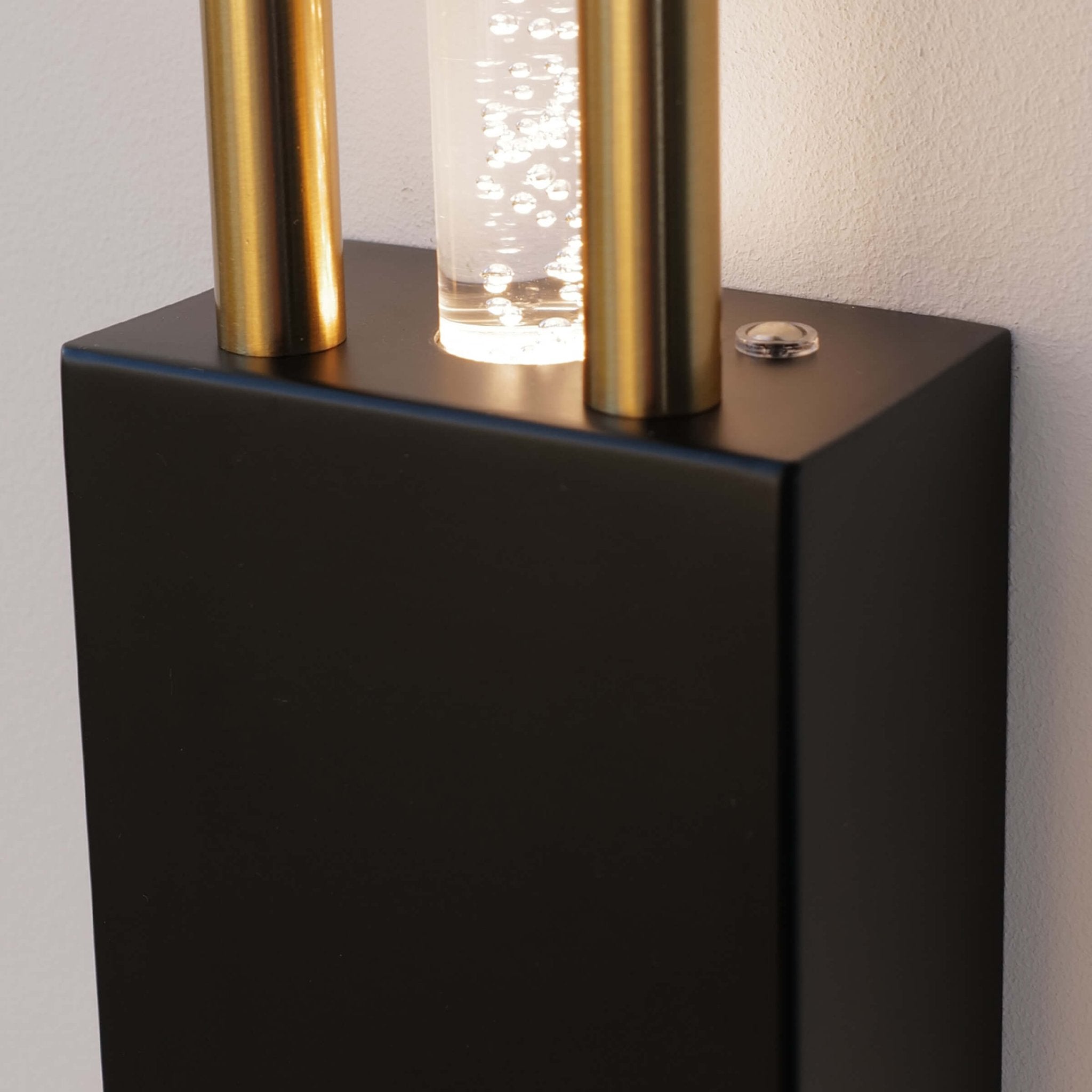 Glitch • Black & Gold • Battery • 2 Pack - Haus of Interiors